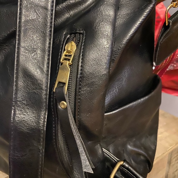 New W/O Tags Modern+Chic Brand Bag/Backpack Leather, Black w/Colorful Strap - Picture 4 of 10